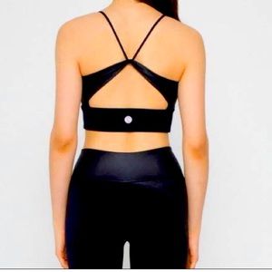 $89 Enavant Sport Bra Medium NWOT